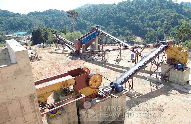 Station de concassage du minerai d＇or en Malaise